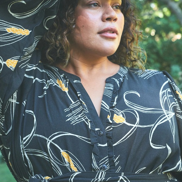 NWT The O’Dells Sofia button front maxi dress with matching belt, size 3X - Picture 10 of 12